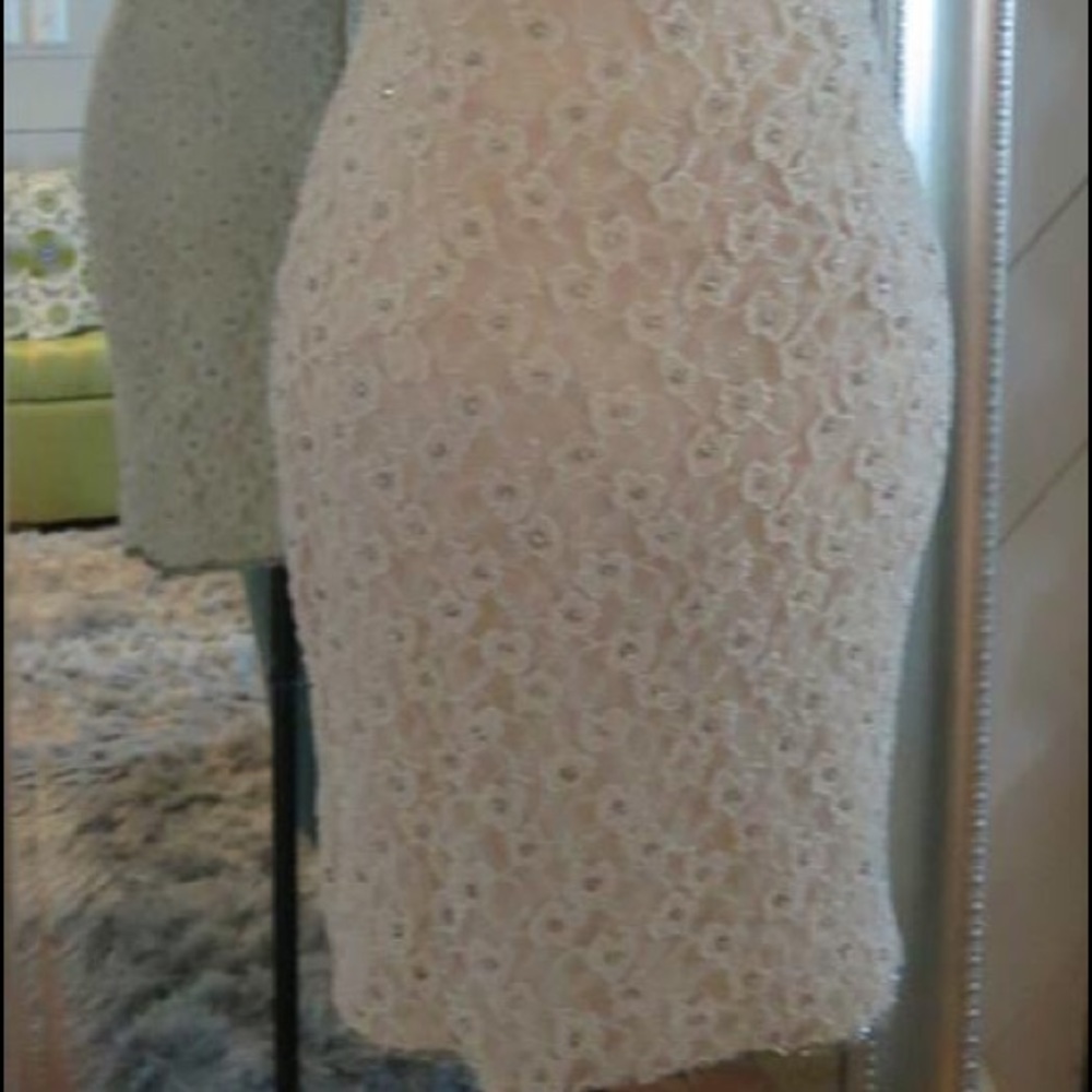 Dress - Picture 2 of 5